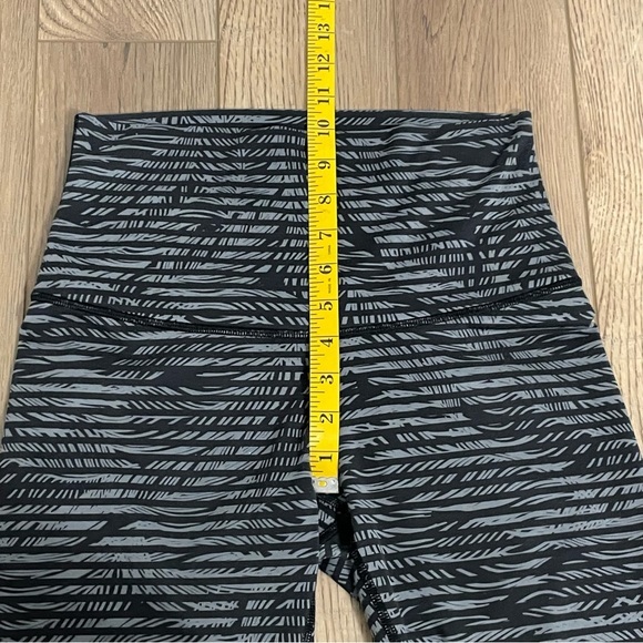 Lululemon‎ Wunder Under Capri Leggings - Picture 9 of 9